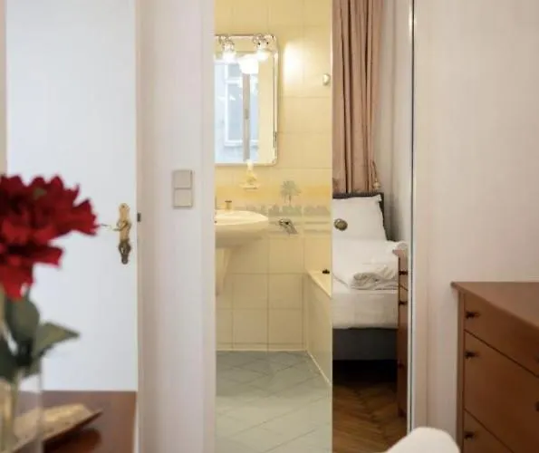 Calm 60m2 Flat Close To Center - Free Parking Appartement Wenen