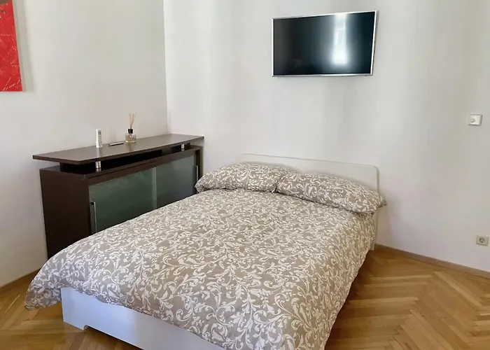 Appartement Calm 60m2 Flat Close To Center - Free Parking Wenen